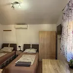 Meghan Apartment